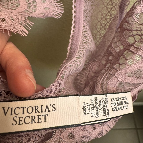 VICTORIA’S SECRET Lavender Lace Racer Back Bralette Adjustable Strap SZ XS EUC - Picture 9 of 12